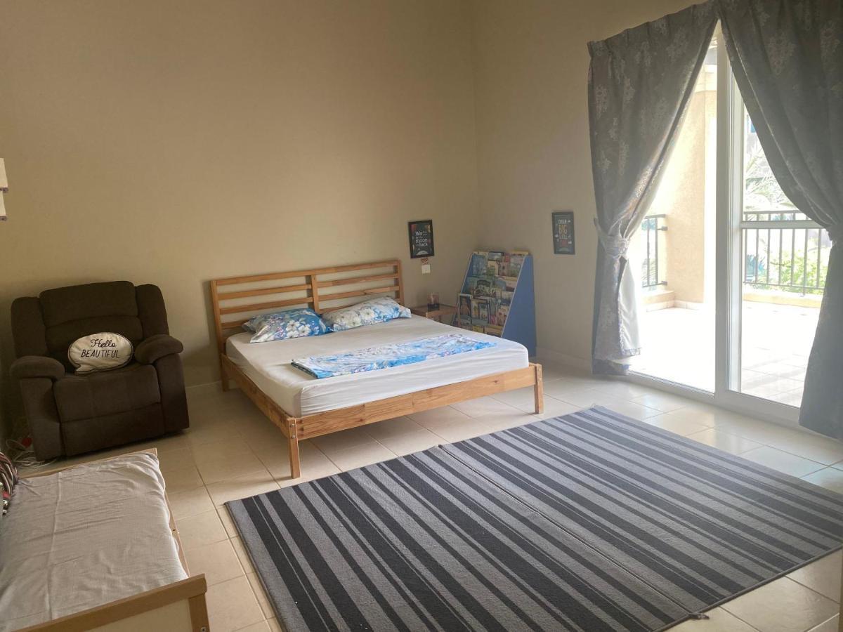 Spacious 4-Bedroom Villa, Children Friendly Dubai Luaran gambar