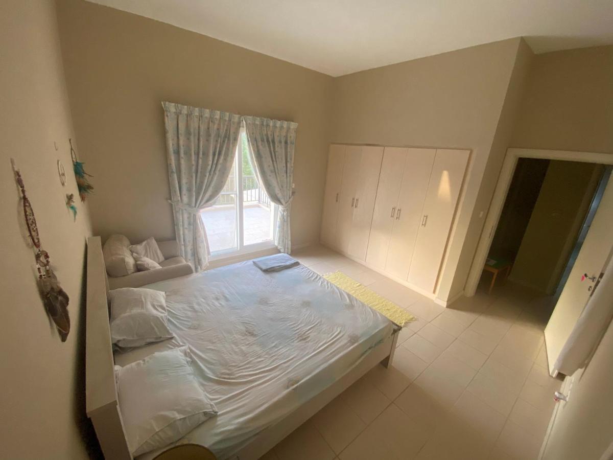 Spacious 4-Bedroom Villa, Children Friendly Dubai Luaran gambar